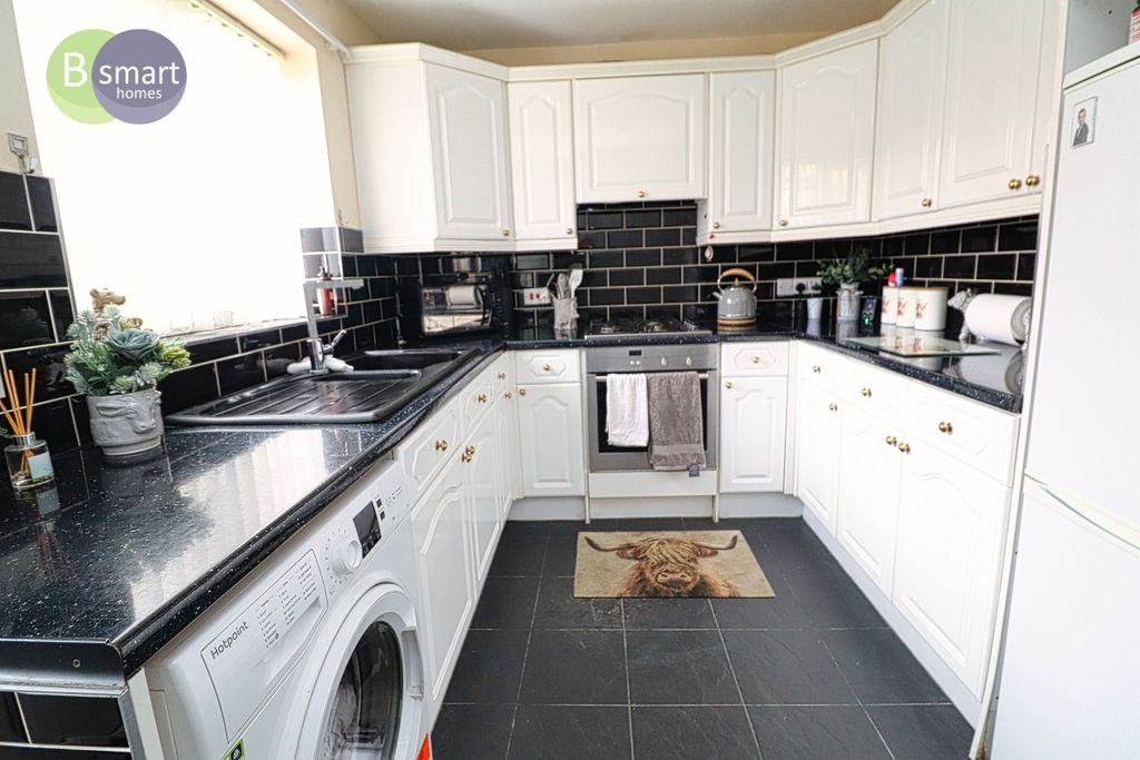 Property photo 2 of 11 Img_9104