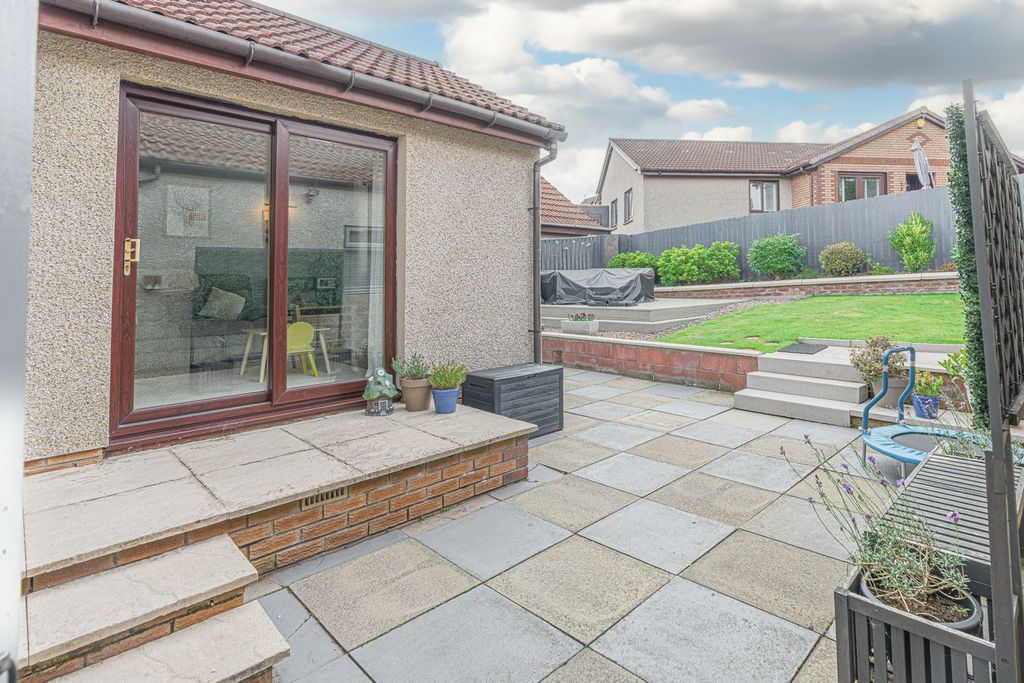 Property photo 2 of 35