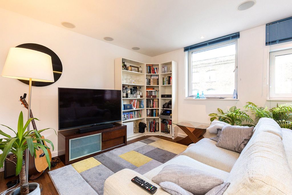Property photo 1 of 11 Open Plan Living