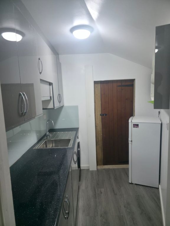 Property photo 2 of 6 Gallery