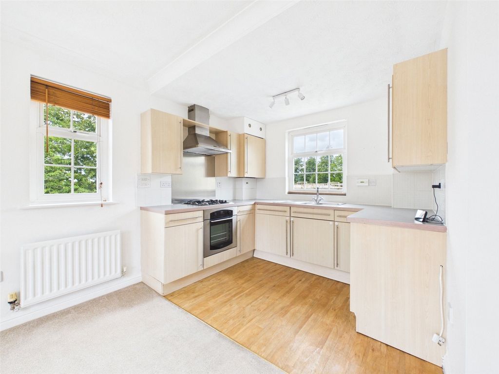 Property photo 2 of 13 Picture No. 02