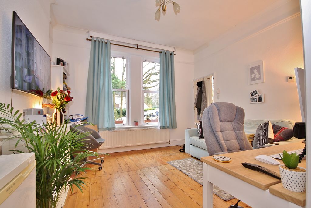 Property photo 2 of 7 Photo 02