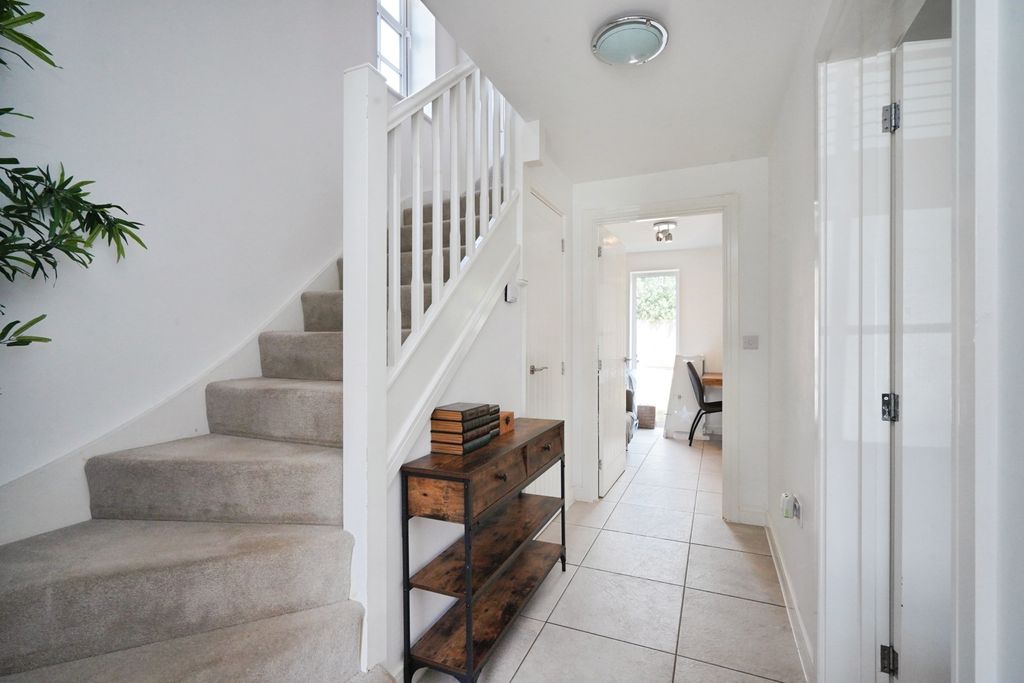Property photo 2 of 24 Pbox-Img.Jpg