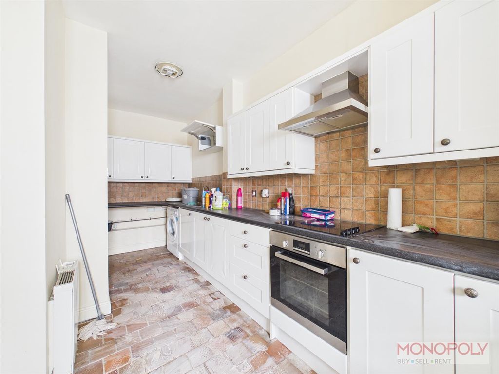 Property photo 3 of 7 Cam01943G0-Pr0638-Still005.Jpg