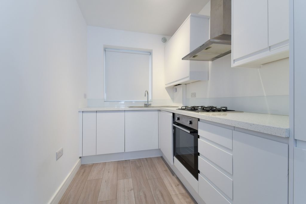 Property photo 2 of 7 Photo 6