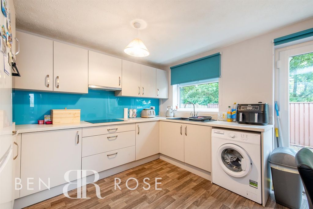Property photo 2 of 22 Kitchen/Diner