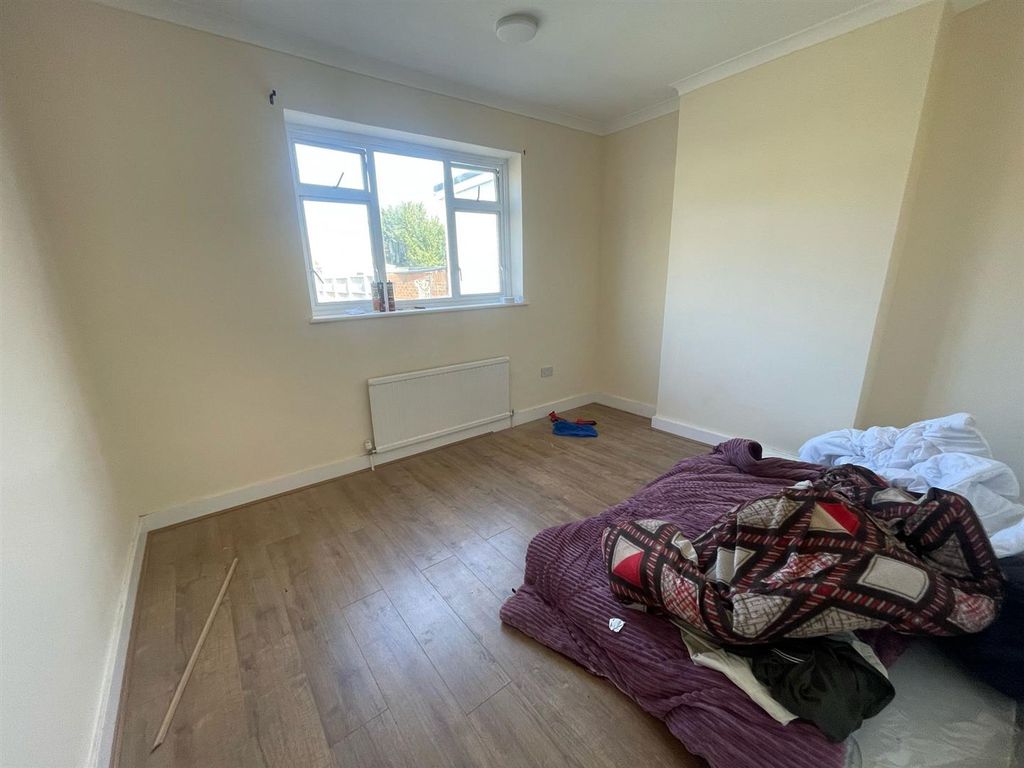 Property photo 3 of 7 Gallery