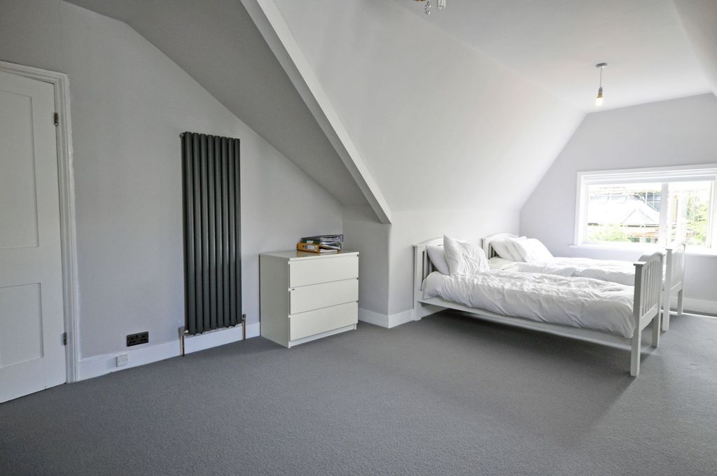 Property photo 2 of 8 Photo 7