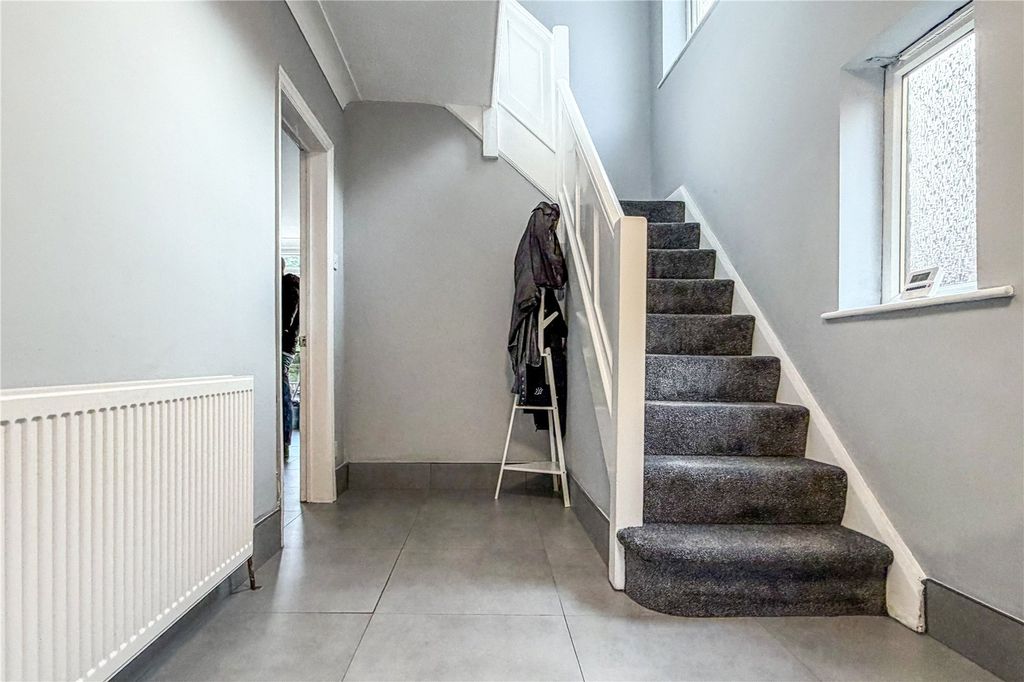 Property photo 2 of 18 Hall