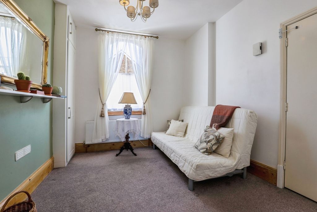 Property photo 3 of 11 Pbox-Img.Jpg