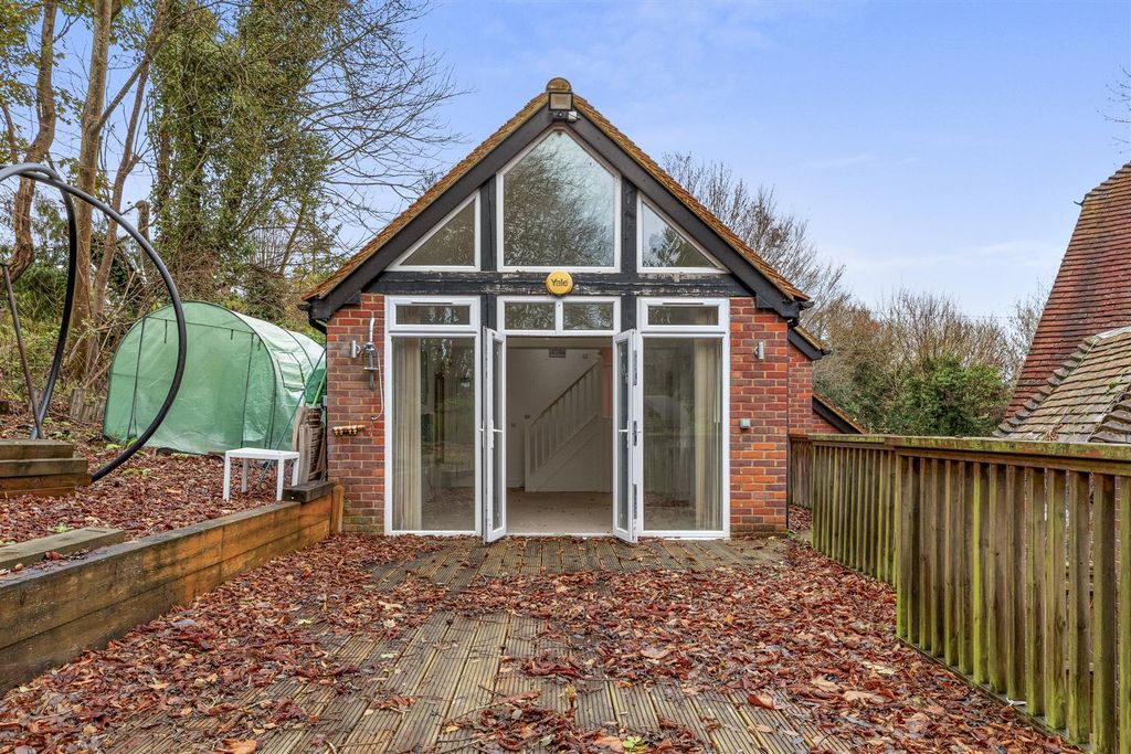 Property photo 1 of 8 Rear Aspect