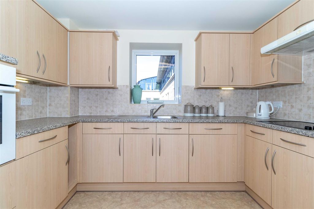 Property photo 2 of 10 Amelia Court-16.Jpg