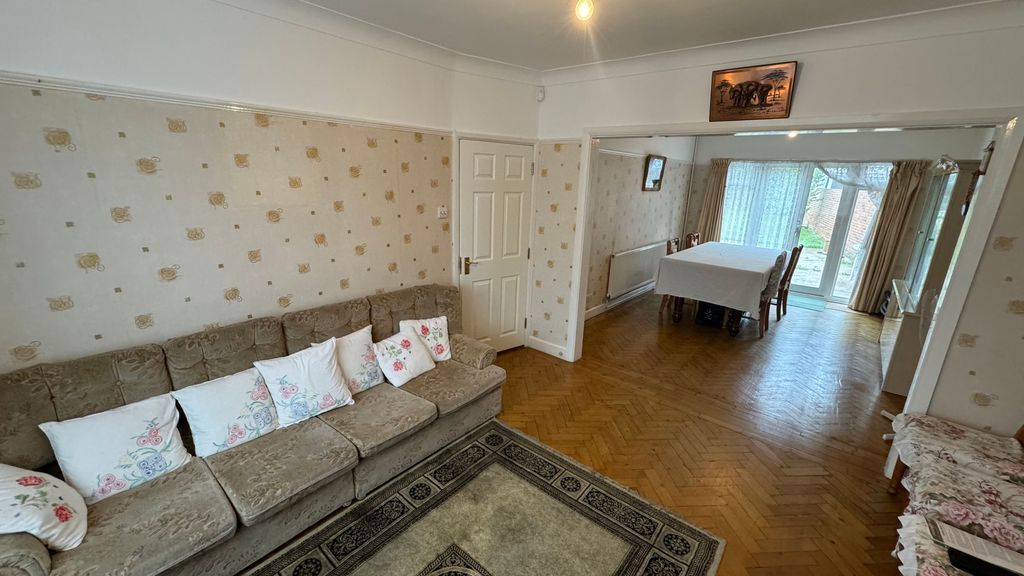 Property photo 2 of 17 Img_3107