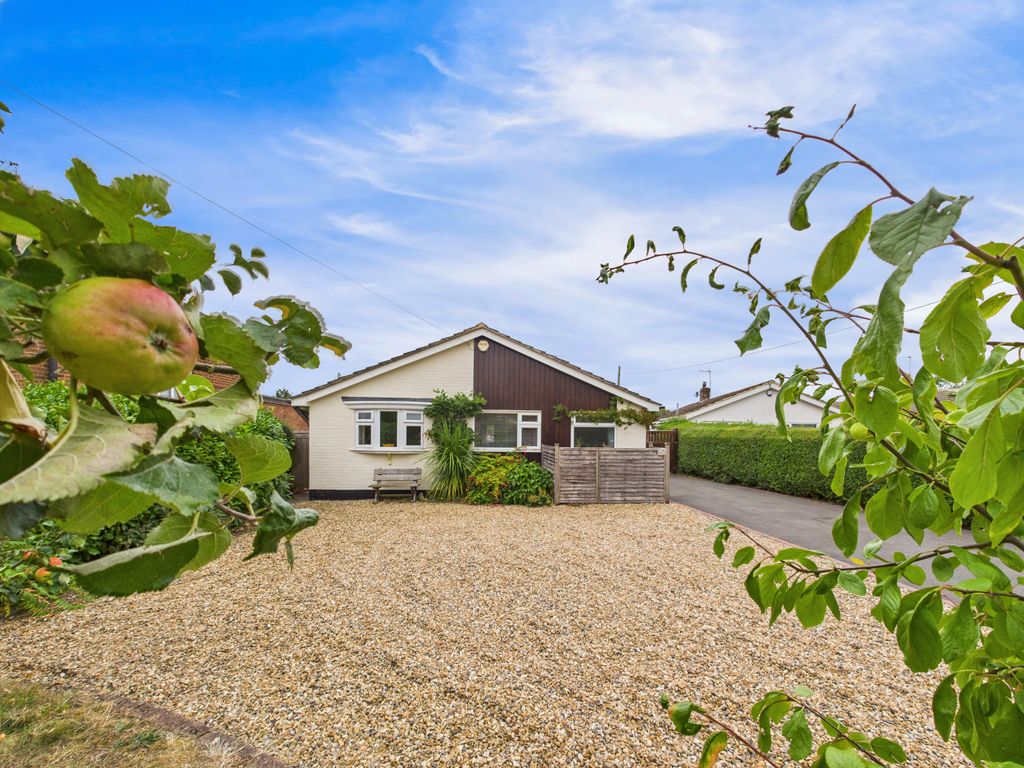 Property photo 1 of 21 Cam01354G0-Pr0583-Still041