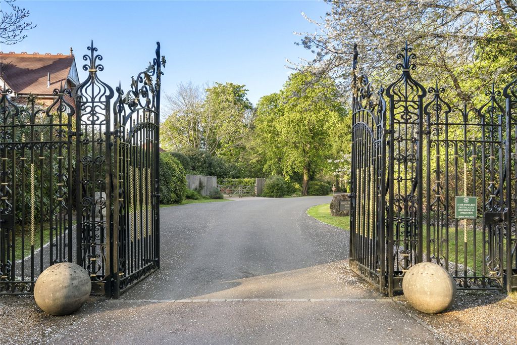 Property photo 3 of 28 Picture No. 20