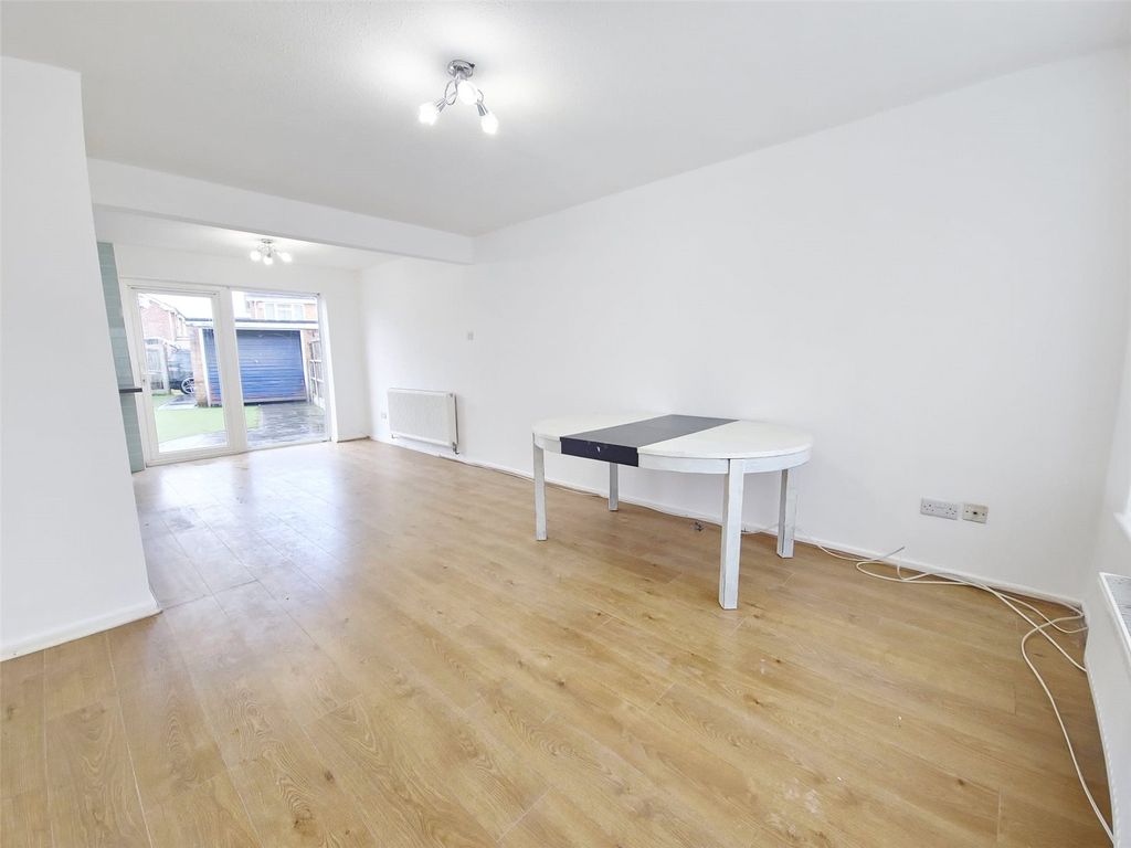 Property photo 3 of 12 Picture No. 01