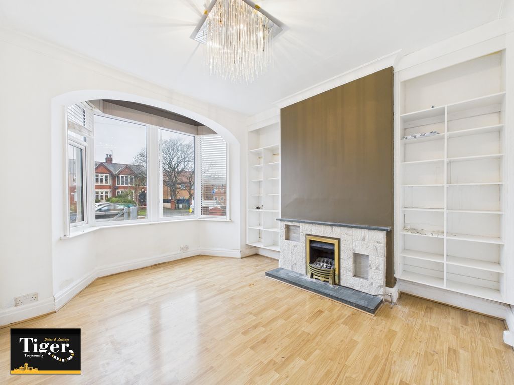 Property photo 2 of 12 Cam03440G0-Pr0498-Still001