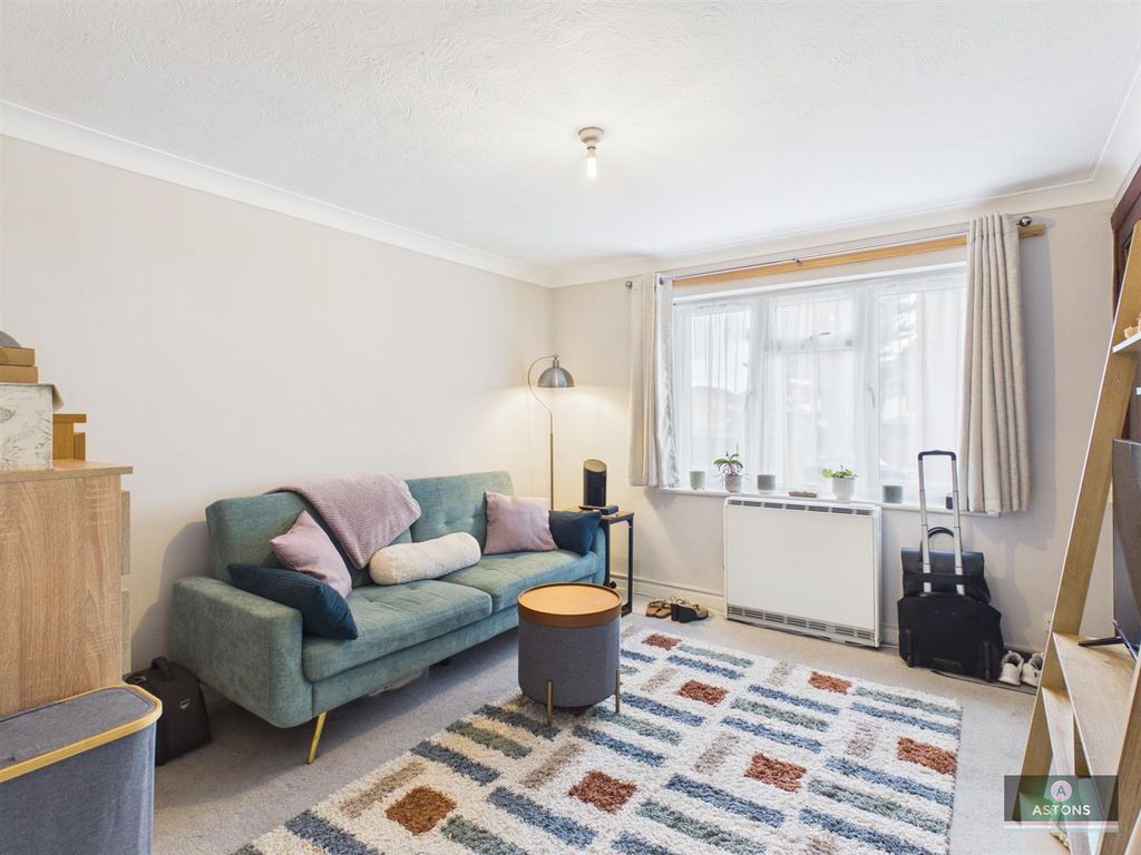 Property photo 3 of 6 Cam02067G0-Pr0436-Still002.Jpg