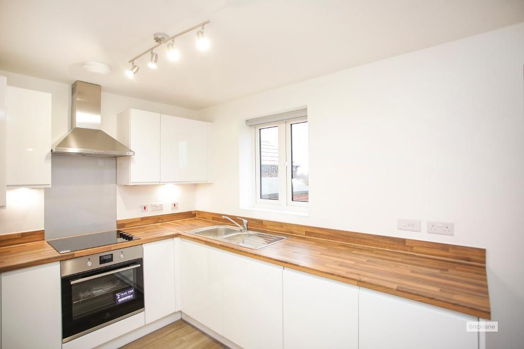 Property photo 2 of 14 Kitchen