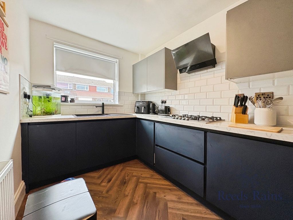 Property photo 3 of 18 Pbox-Img.Jpg