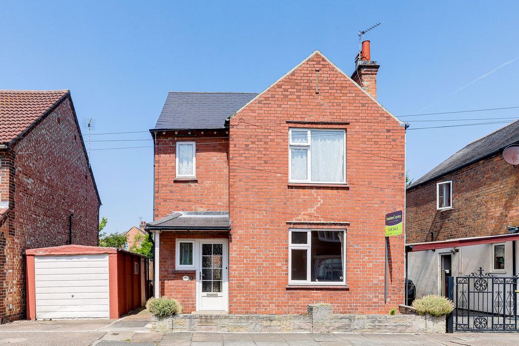 Property photo 1 of 18