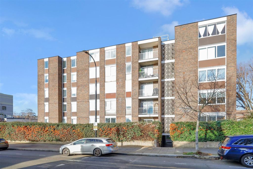 Property photo 2 of 19