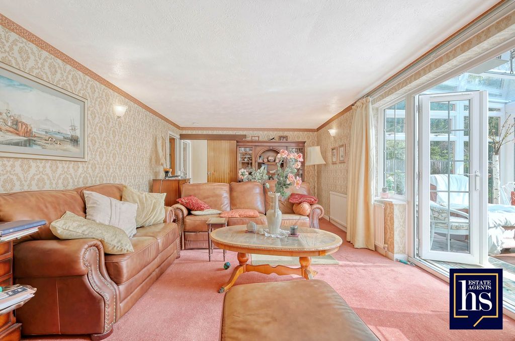 Property photo 2 of 22