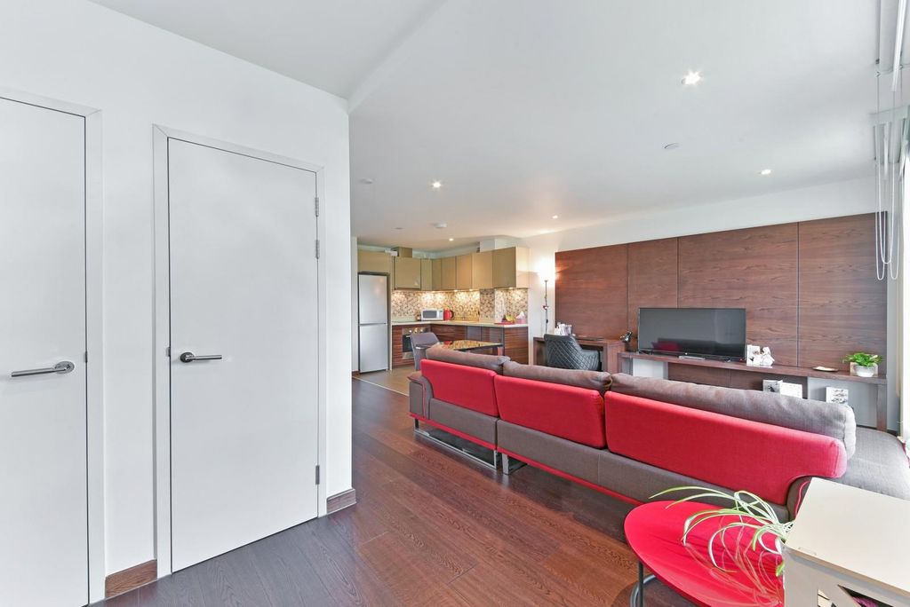 Property photo 2 of 11 Reception Room