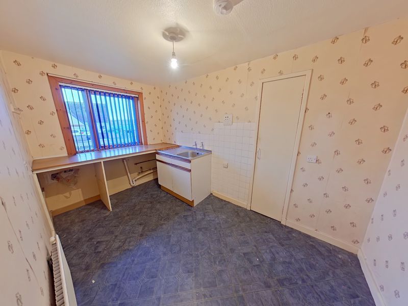 Property photo 3 of 10 Photo 8