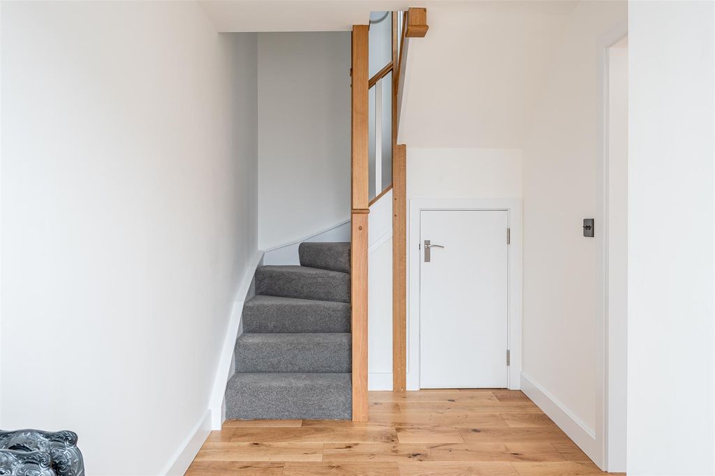 Property photo 3 of 15 Entrance