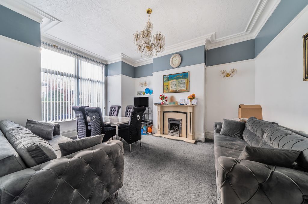 Additional image 8 of 6 bed terraced house for saleBrudenell Avenue, Hyde Park, Leeds LS6