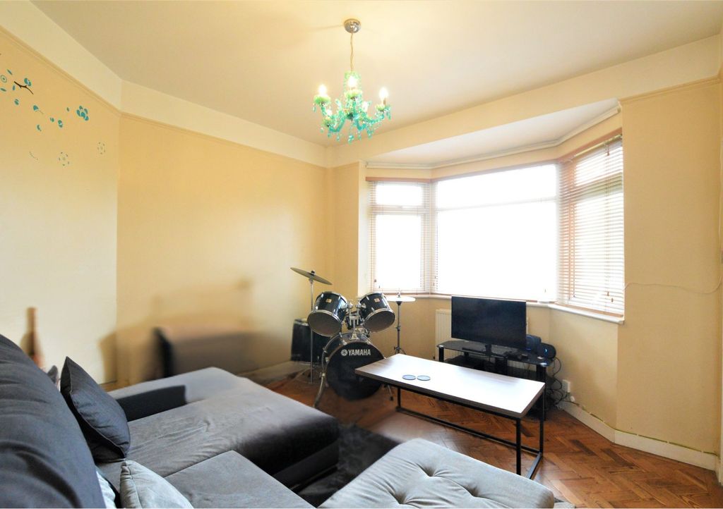Property photo 2 of 8