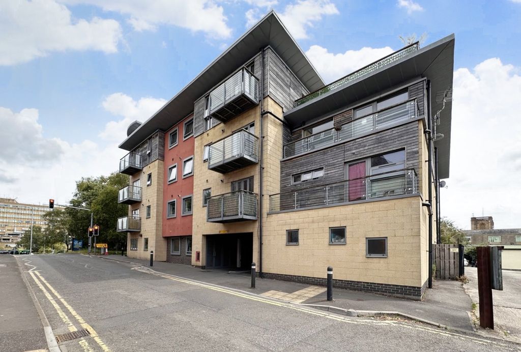 Property photo 2 of 9 Picture No. 14