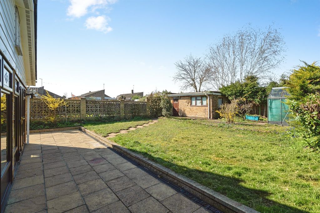 Property photo 2 of 17