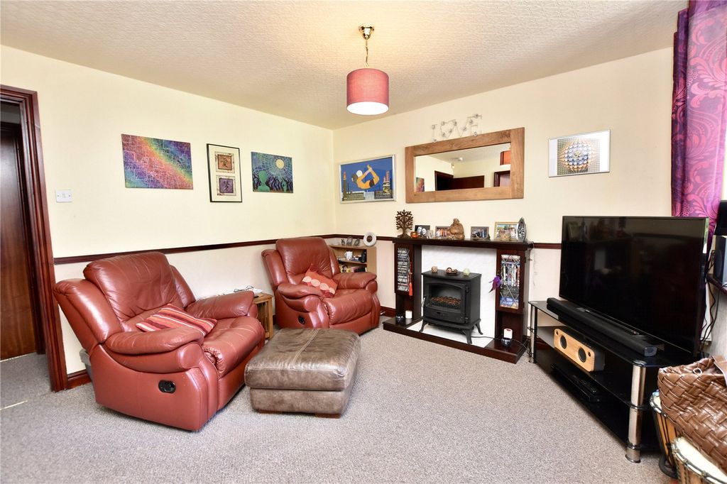 Property photo 2 of 10 Lounge