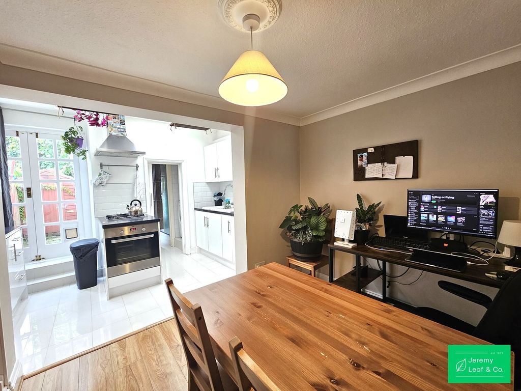 Property photo 2 of 17