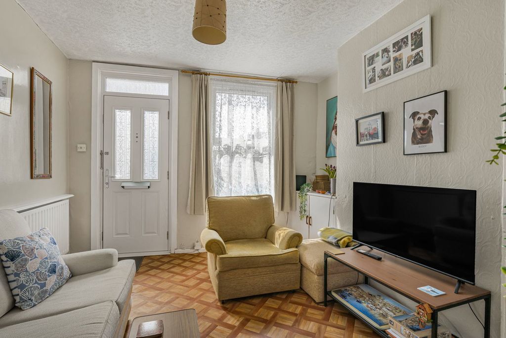 Property photo 3 of 11