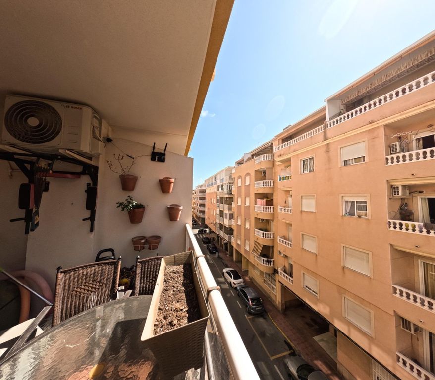 Property photo 2 of 25