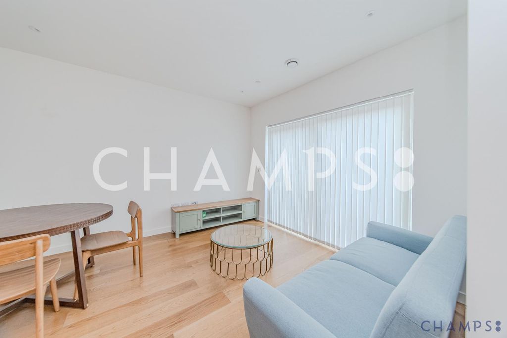 Property photo 3 of 8 Gallery