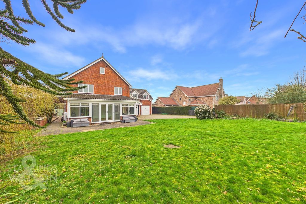 Property photo 3 of 41