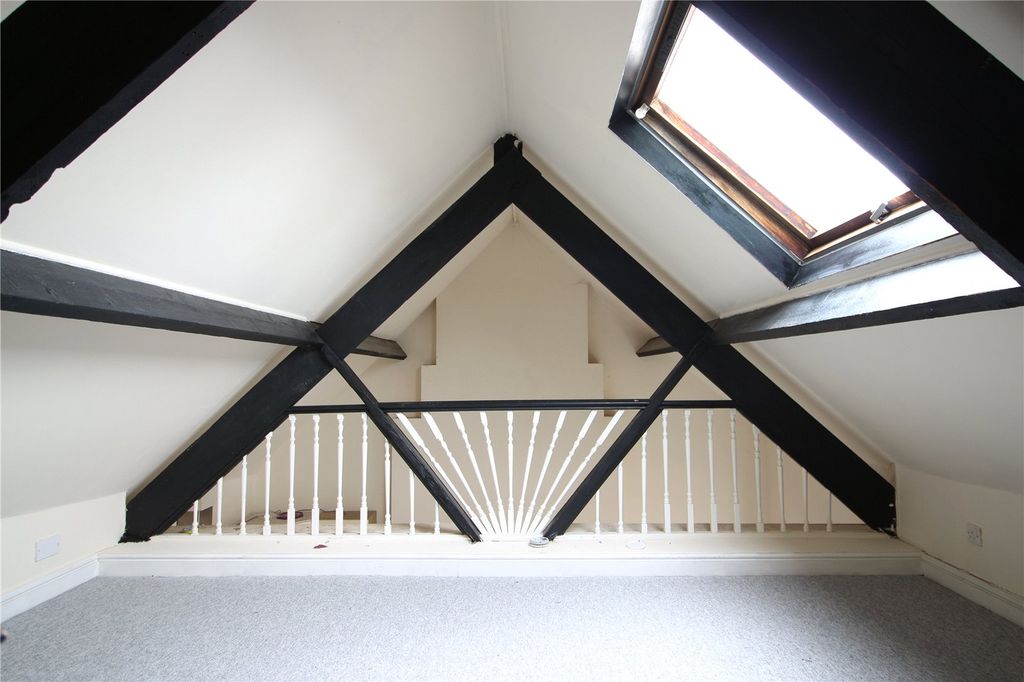 Property photo 3 of 8 Picture No. 12