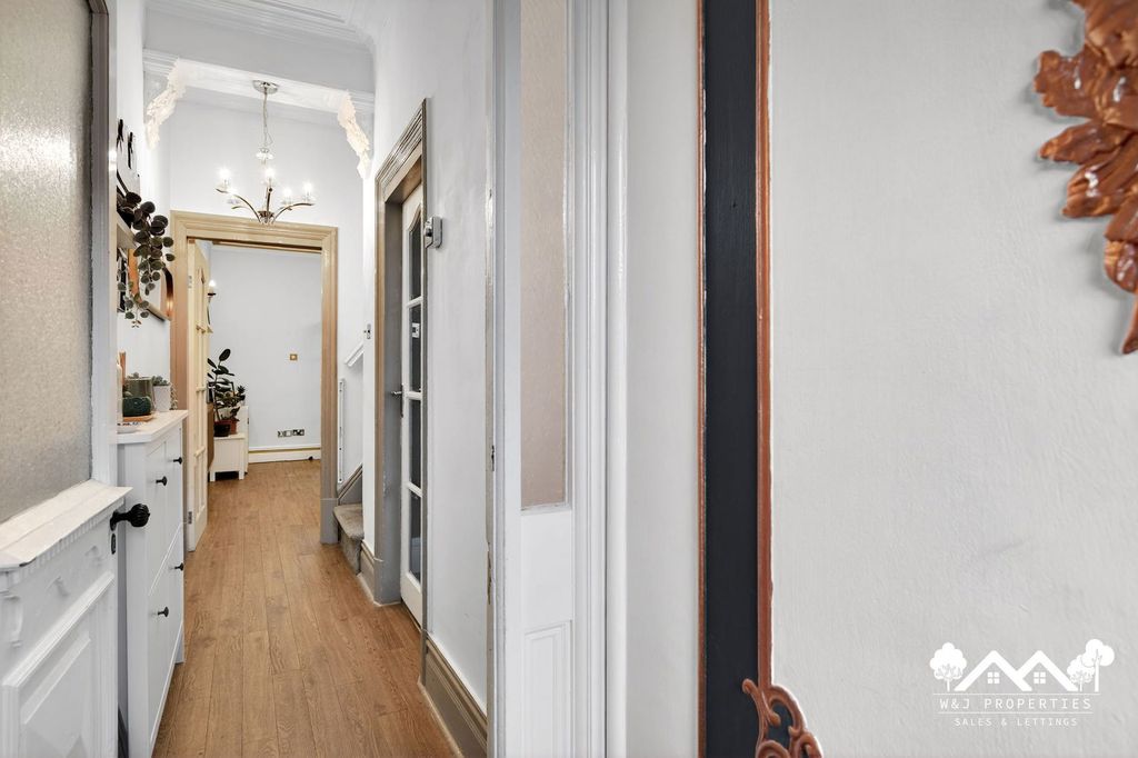 Property photo 2 of 46