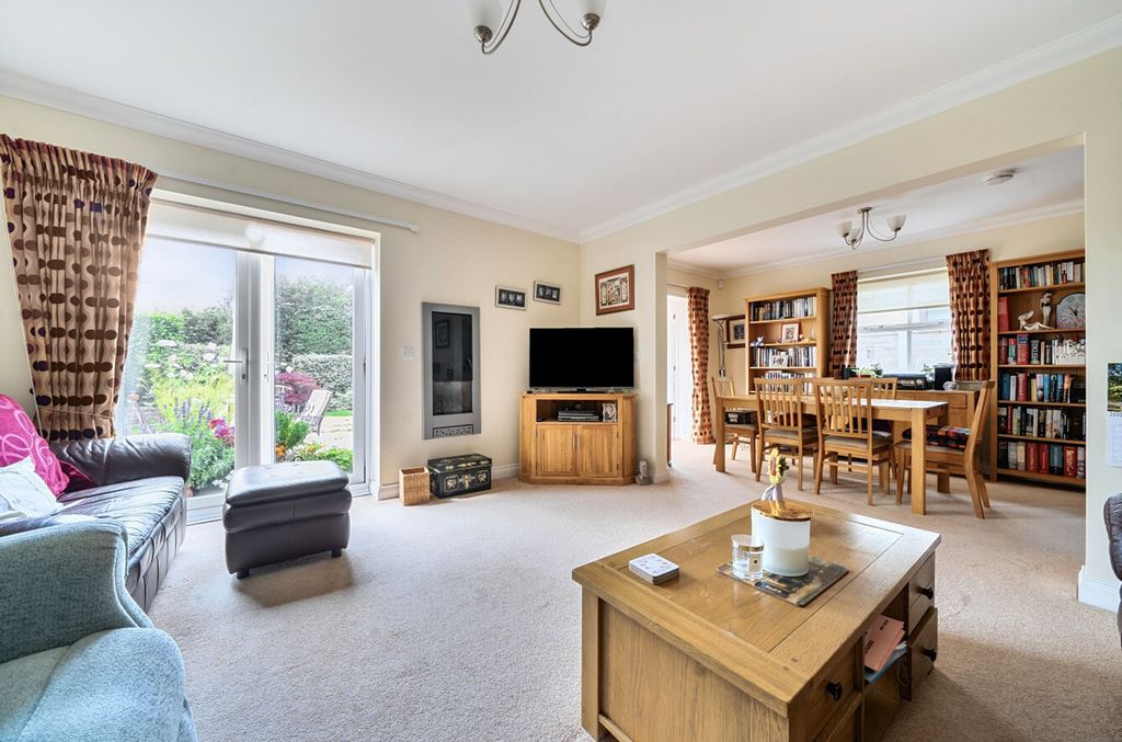 Property photo 2 of 31