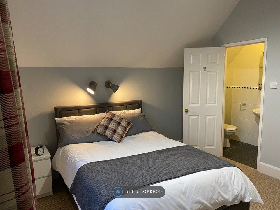Property photo 2 of 9 Room 8