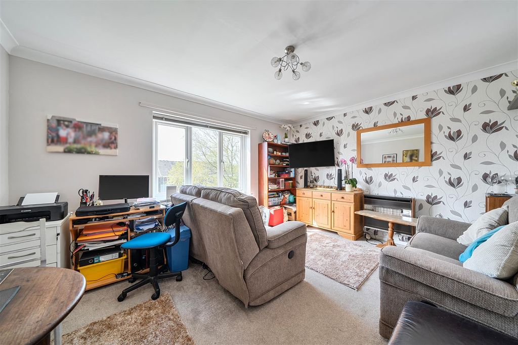 Property photo 3 of 30 1439946-3-69d63Ff04A53F.Jpg