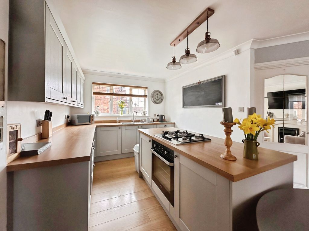 Property photo 2 of 26 Kitchen/Diner/Family Room