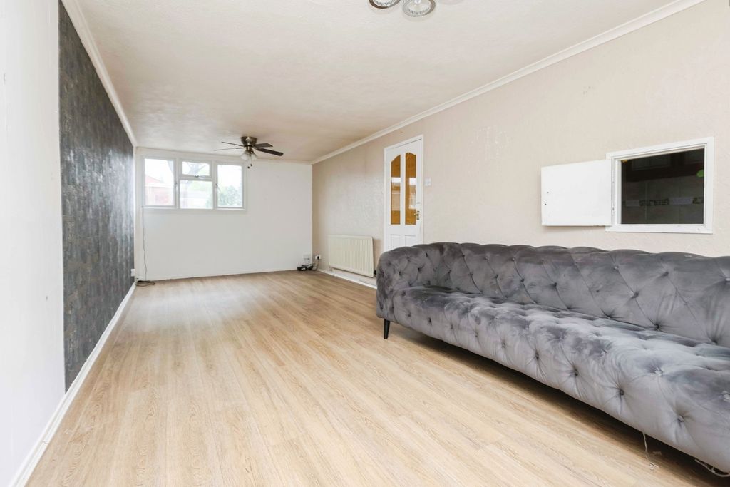 Property photo 2 of 15 Photo