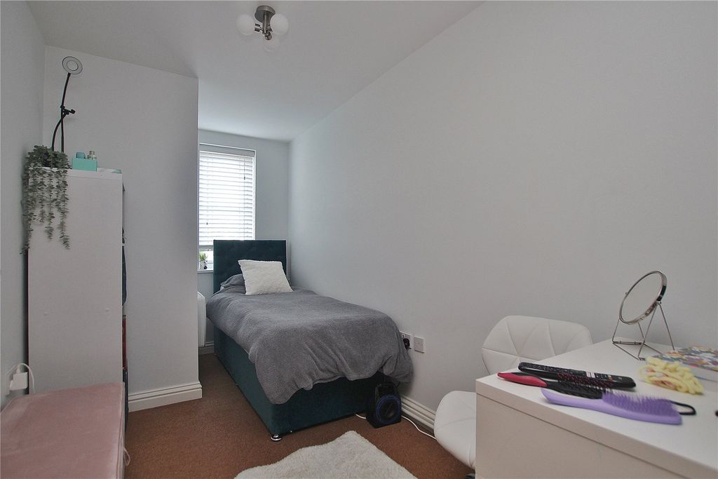 Property photo 2 of 9 Picture No. 10