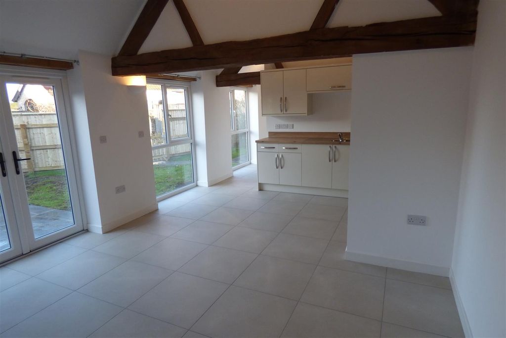 Property photo 3 of 11 P1410193.Jpg