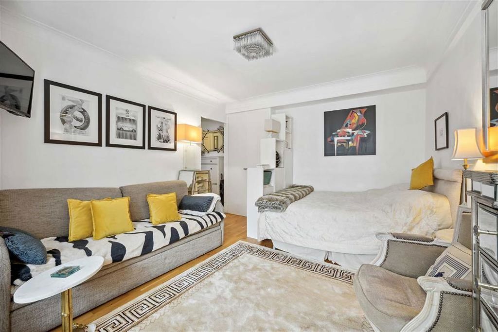 Property photo 3 of 6